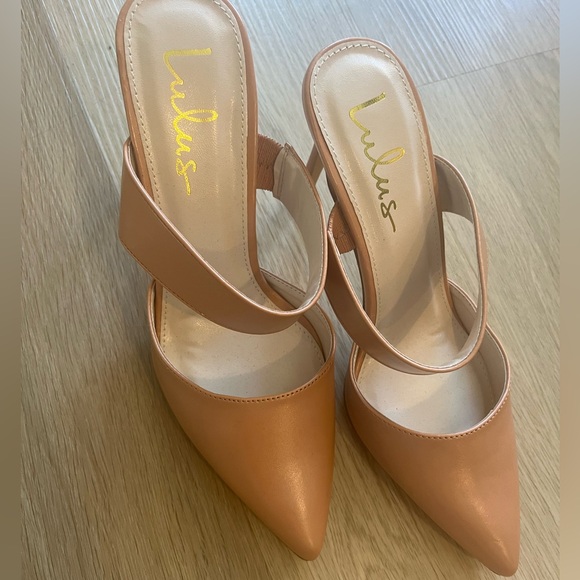 Lulu’s peachy beige mule heel - Picture 4 of 4